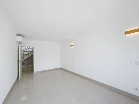 MORADIA COM 3 QUARTOS PARA VENDA EM ALBUFEIRA