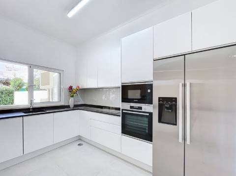 MORADIA COM 3 QUARTOS PARA VENDA EM ALBUFEIRA