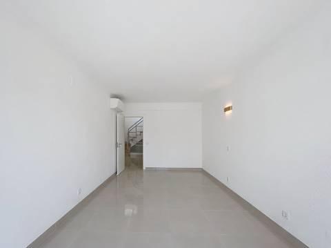 MORADIA COM 3 QUARTOS PARA VENDA EM ALBUFEIRA