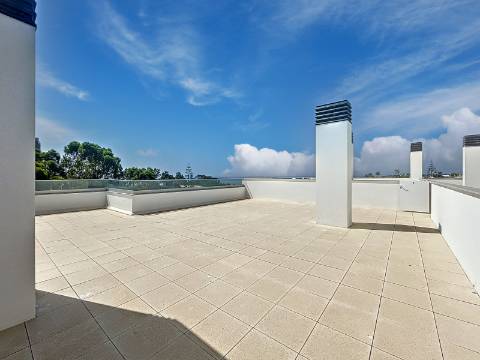 T2 com esplêndida vista mar e a 300 metros da praia em Albufeira