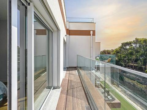 T2 com esplêndida vista mar e a 300 metros da praia em Albufeira