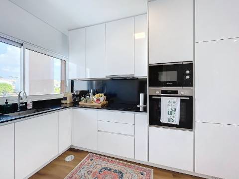 T2 com esplêndida vista mar e a 300 metros da praia em Albufeira