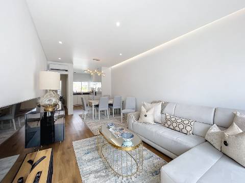 T2 com esplêndida vista mar e a 300 metros da praia em Albufeira