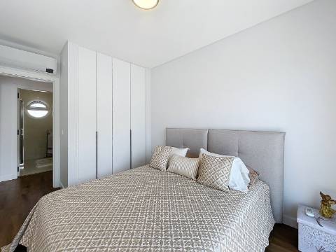 T2 com esplêndida vista mar e a 300 metros da praia em Albufeira