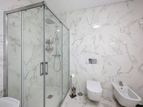 T2 com esplêndida vista mar e a 300 metros da praia em Albufeira