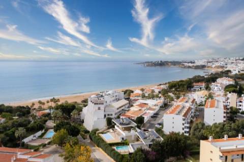 T2 com esplêndida vista mar e a 300 metros da praia em Albufeira