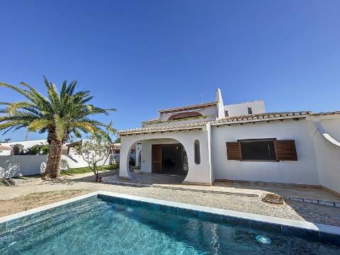 Moradia com 4+1 quartos para venda em Guia, Albufeira