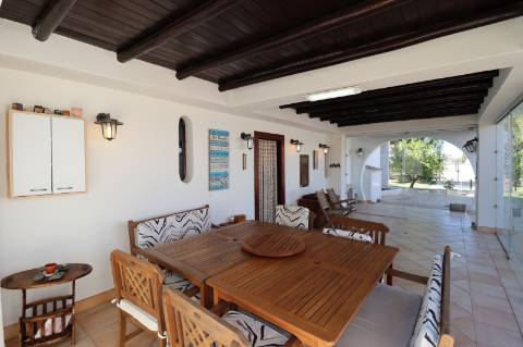 Moradia com 4+1 quartos para venda em Guia, Albufeira