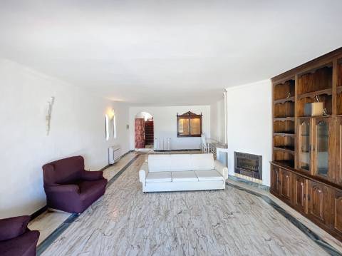 Moradia com 4+1 quartos para venda em Guia, Albufeira