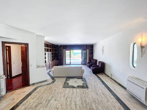 Moradia com 4+1 quartos para venda em Guia, Albufeira