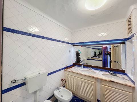 Moradia com 4+1 quartos para venda em Guia, Albufeira