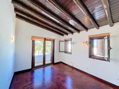 Moradia com 4+1 quartos para venda em Guia, Albufeira