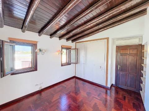 Moradia com 4+1 quartos para venda em Guia, Albufeira