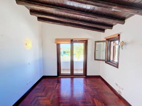 Moradia com 4+1 quartos para venda em Guia, Albufeira