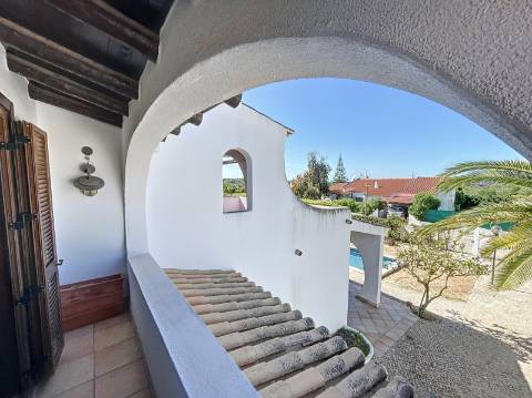 Moradia com 4+1 quartos para venda em Guia, Albufeira