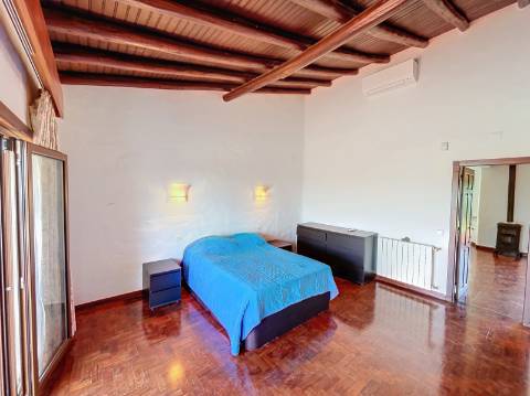 Moradia com 4+1 quartos para venda em Guia, Albufeira