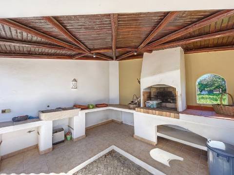 Moradia com 4+1 quartos para venda em Guia, Albufeira