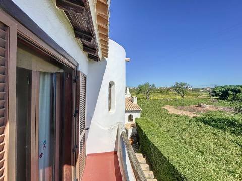 Moradia com 4+1 quartos para venda em Guia, Albufeira
