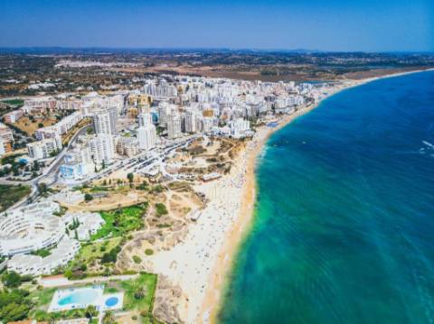 Terreno com Informação Prévia Favorável em Armação de Pêra - Excelente Oportunidade de Investimento