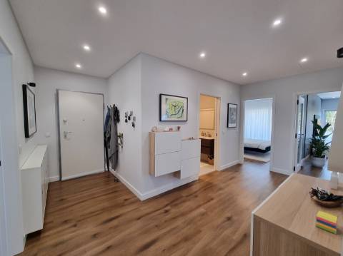 Fantástico Apartamento T3 com vista Mar, piscina e garagem, a 250 metros da Praia - Albufeira