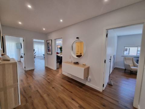 Fantástico Apartamento T3 com vista Mar, piscina e garagem, a 250 metros da Praia - Albufeira