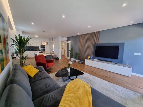 Fantástico Apartamento T3 com vista Mar, piscina e garagem, a 250 metros da Praia - Albufeira