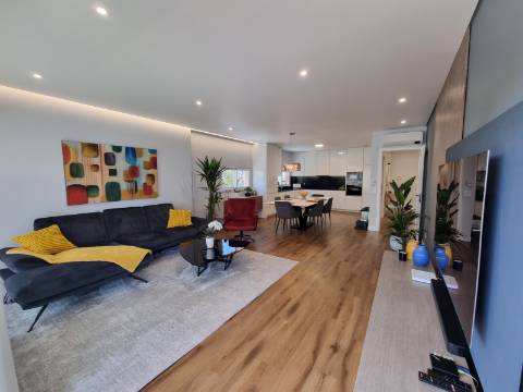 Fantástico Apartamento T3 com vista Mar, piscina e garagem, a 250 metros da Praia - Albufeira