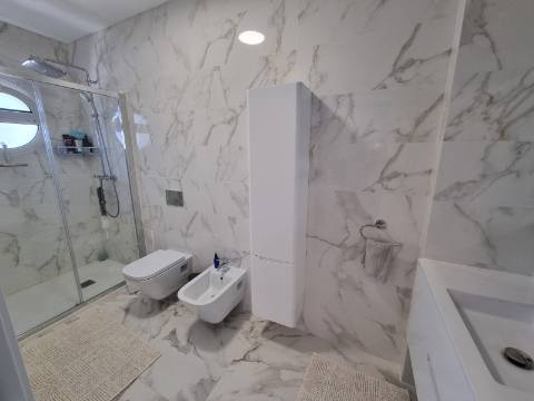 Fantástico Apartamento T3 com vista Mar, piscina e garagem, a 250 metros da Praia - Albufeira