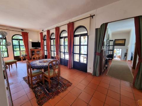 Moradia térrea T3+1 com piscina, na Quinta da Balaia - Albufeira