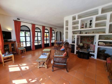 Moradia térrea T3+1 com piscina, na Quinta da Balaia - Albufeira