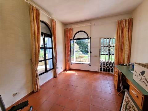 Moradia térrea T3+1 com piscina, na Quinta da Balaia - Albufeira