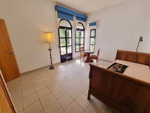 Moradia térrea T3+1 com piscina, na Quinta da Balaia - Albufeira