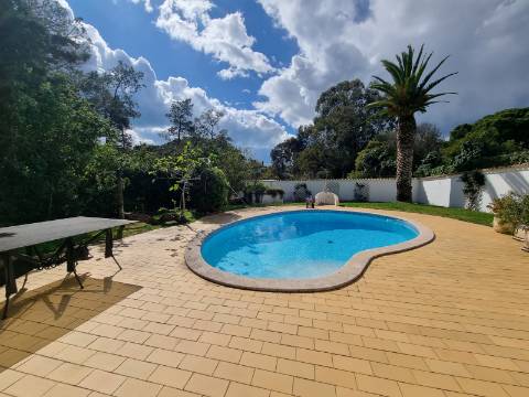 Moradia térrea T3+1 com piscina, na Quinta da Balaia - Albufeira