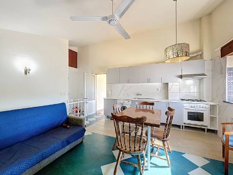 Moradia Ampla com Grande Potencial no Coração do Algoz