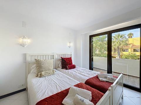 Moradia T3+1 quartos para venda em Albufeira e Olhos de Água