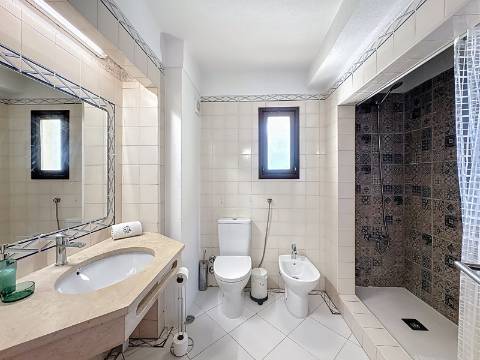 Moradia T3+1 quartos para venda em Albufeira e Olhos de Água