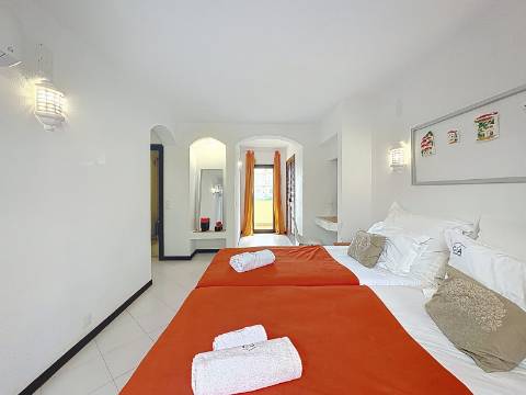 Moradia T3+1 quartos para venda em Albufeira e Olhos de Água