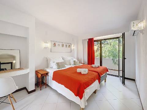 Moradia T3+1 quartos para venda em Albufeira e Olhos de Água