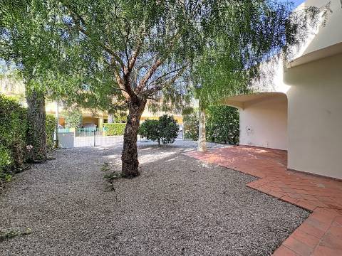 Moradia T3+1 quartos para venda em Albufeira e Olhos de Água