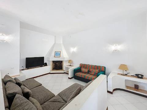 Moradia T3+1 quartos para venda em Albufeira e Olhos de Água