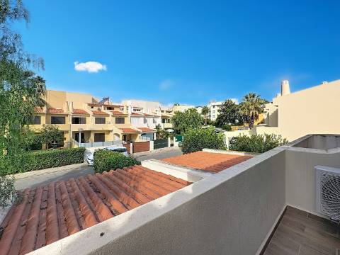 Moradia T3+1 quartos para venda em Albufeira e Olhos de Água