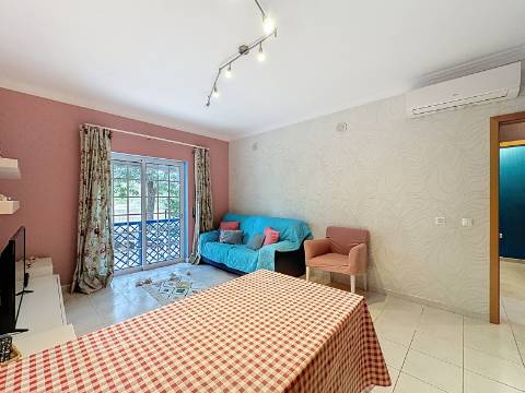 Apartamento T1+1 para venda em Albufeira e Olhos de Água