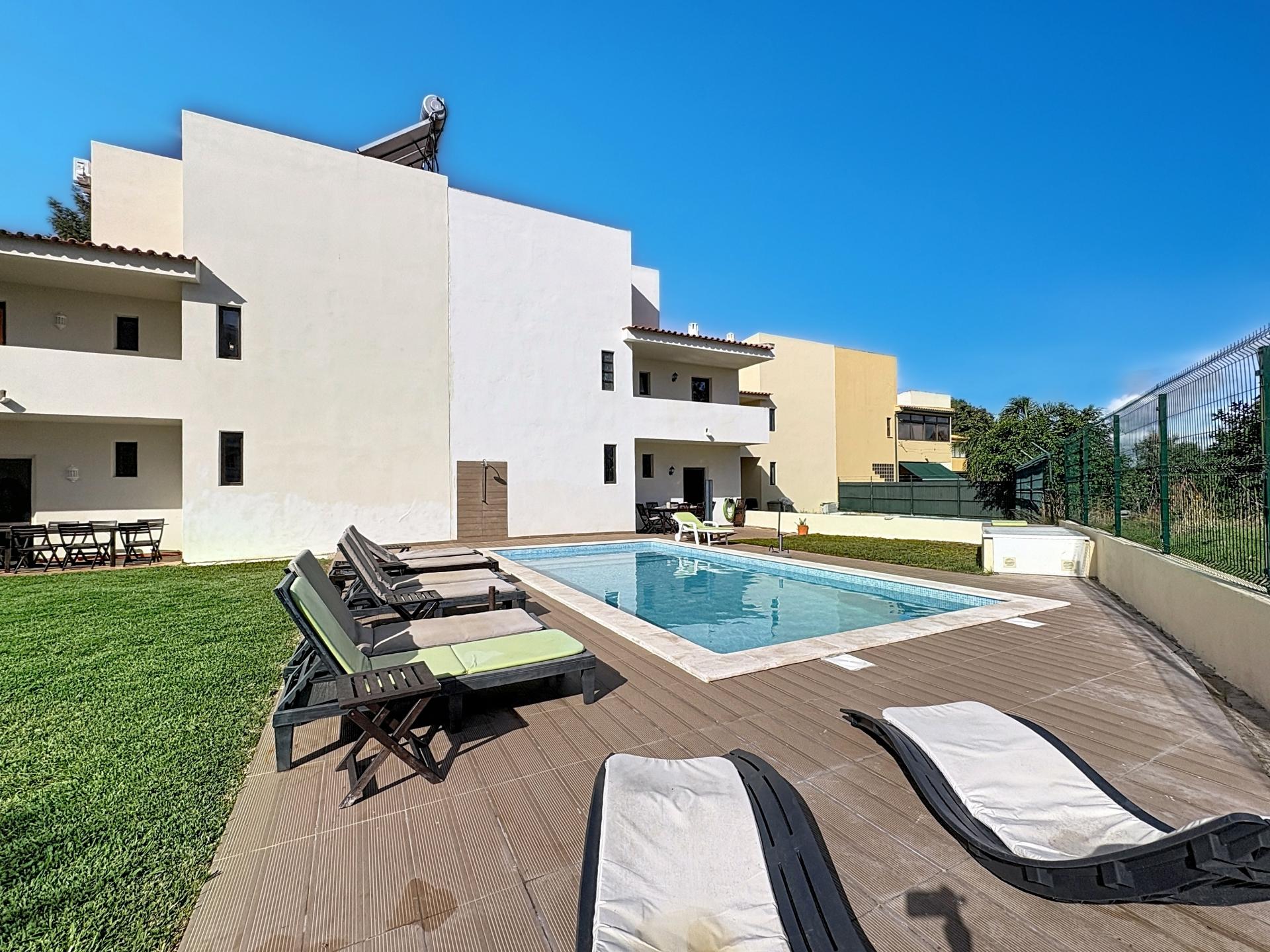 Moradia T3+1 quartos para venda em Albufeira e Olhos de Água