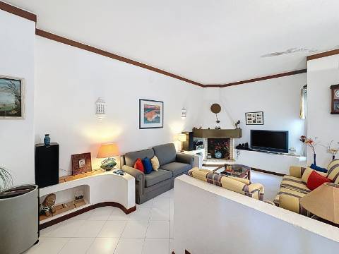 Moradia T3+1 quartos para venda em Albufeira e Olhos de Água