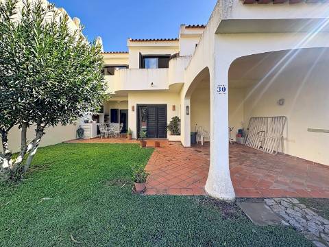 Moradia T3+1 quartos para venda em Albufeira e Olhos de Água