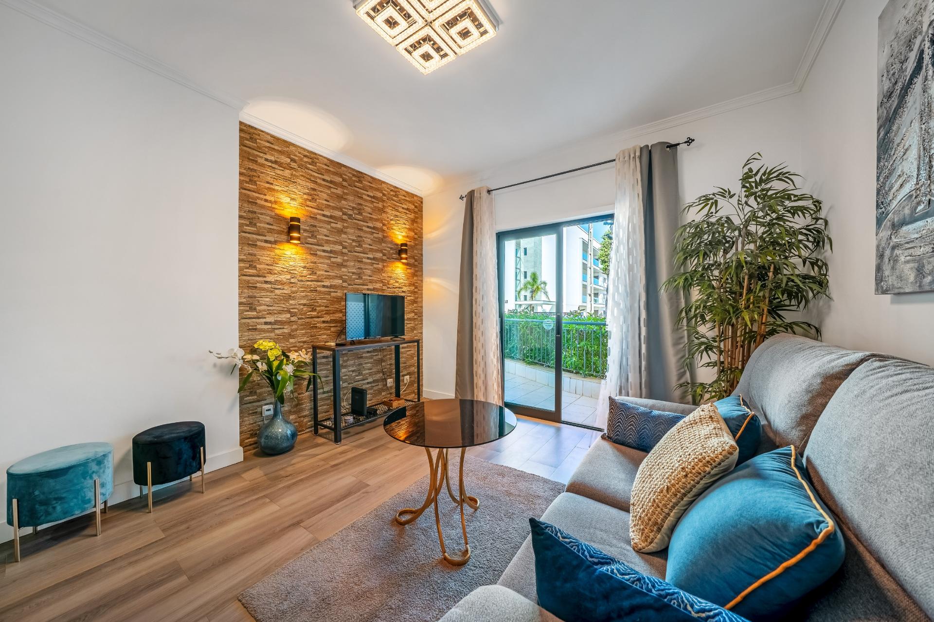 Apartamento T0+1 com Terraço Privativo e Licença AL | Torre da Medronheira, Albufeira