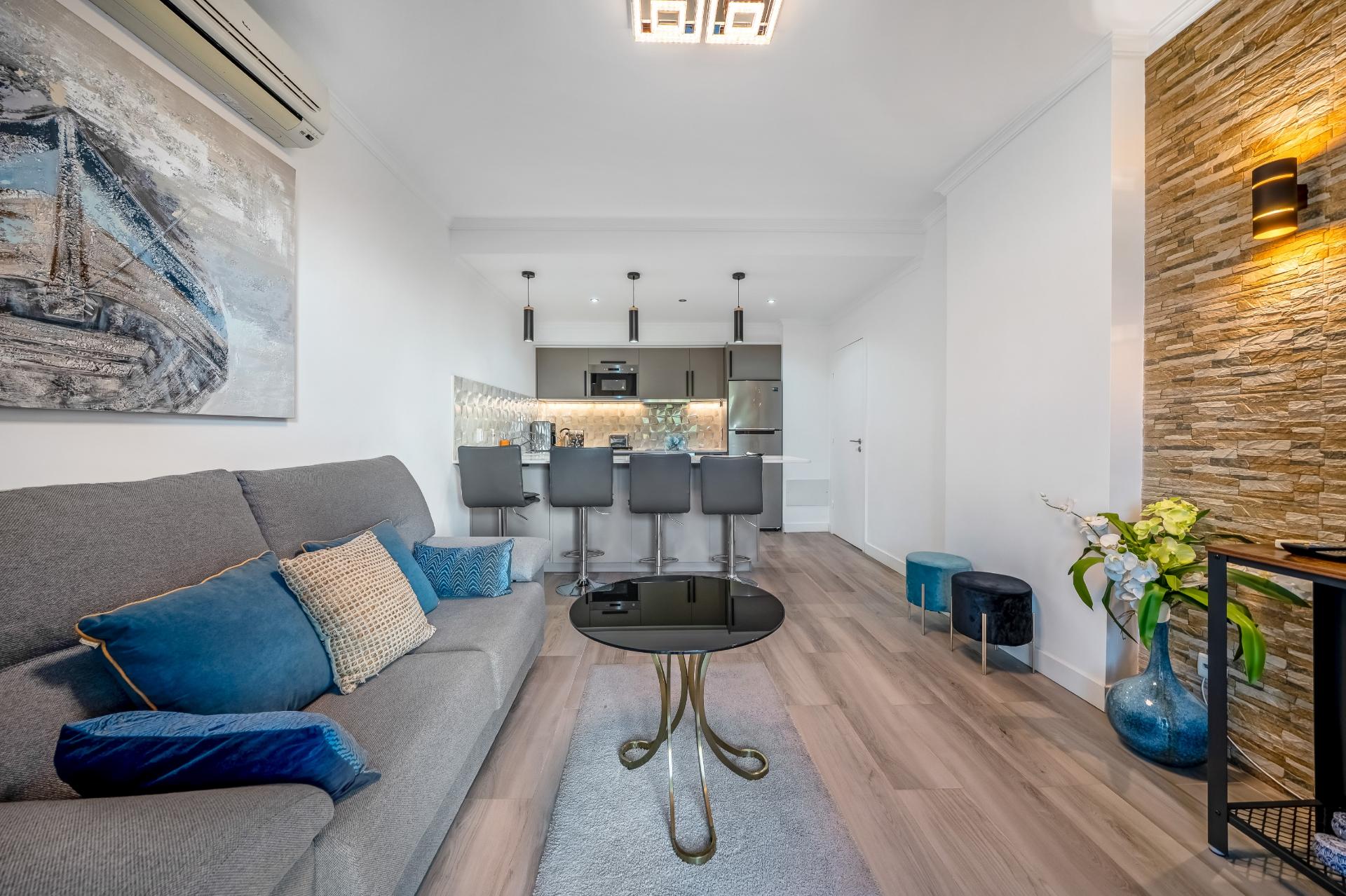 Apartamento T0+1 com Terraço Privativo e Licença AL | Torre da Medronheira, Albufeira