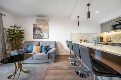 Apartamento T0+1 com Terraço Privativo e Licença AL | Torre da Medronheira, Albufeira