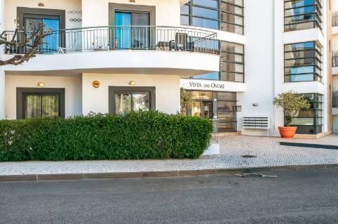 Apartamento T0+1 com Terraço Privativo e Licença AL | Torre da Medronheira, Albufeira