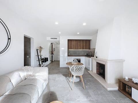 Apartamento T0+1 quarto renovado em Albufeira , Oura